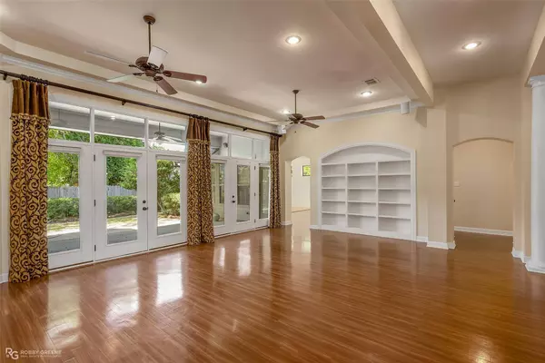 8018 Captain Mary Miller Drive, Shreveport, LA 71115