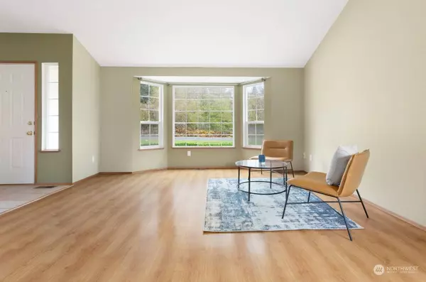 1839 SW Loerland DR, Oak Harbor, WA 98277