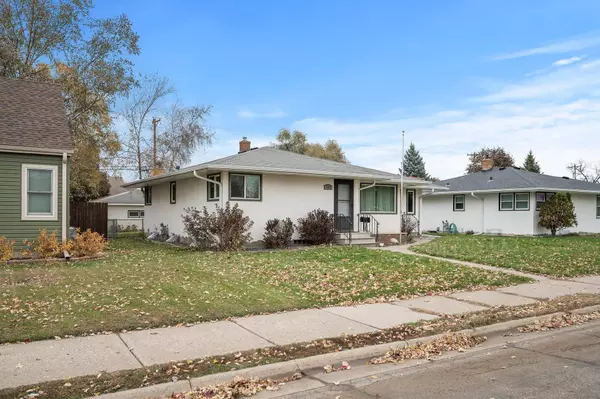 153 Poplar ST E, South Saint Paul, MN 55075