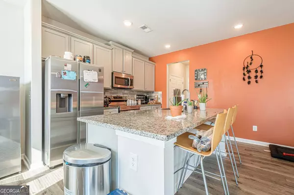 106 Mcginnis CIR, Calhoun, GA 30701