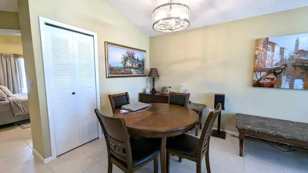 1172 NW Lombardy DR, Port Saint Lucie, FL 34986