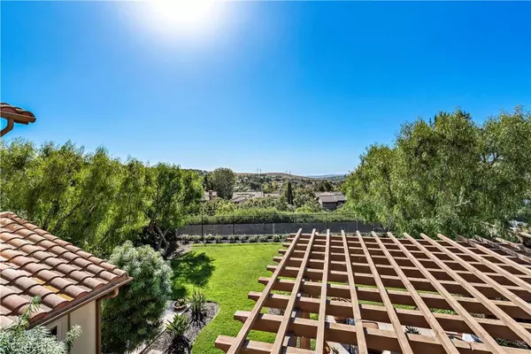 10 Hampshire CT, Ladera Ranch, CA 92694