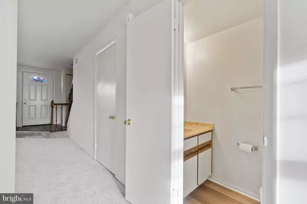 2 HOLLAND HILL CT, Catonsville, MD 21228