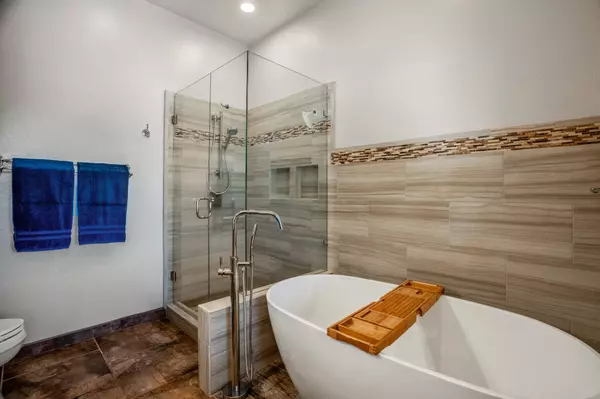 409 Brighton DR, Los Alamos, NM 87547