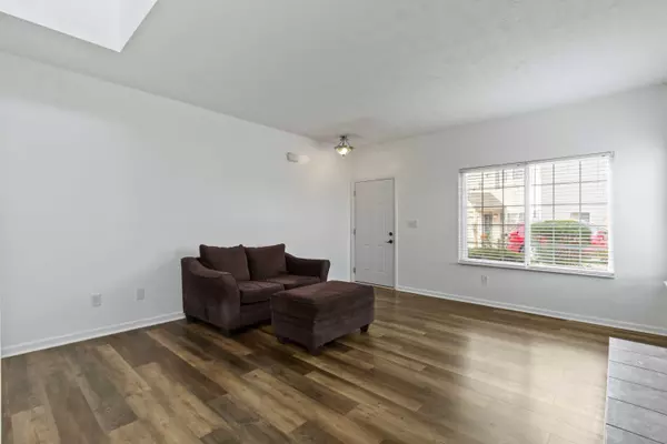 2611 Fraiser Fir DR, Greenwood, IN 46143