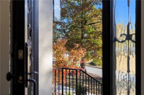 695 Highland Oaks DR SW, Atlanta, GA 30331