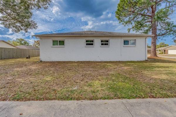 7850 GLENCOE DR, New Port Richey, FL 34653