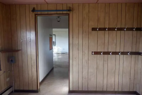 75 4th Street, Plainwell, MI 49080