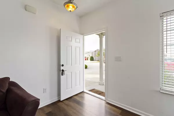 2611 Fraiser Fir DR, Greenwood, IN 46143