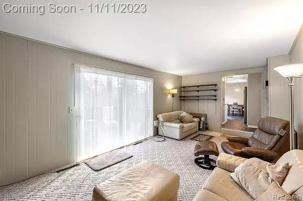 283 HOLMUR Drive, Waterford, MI 48327