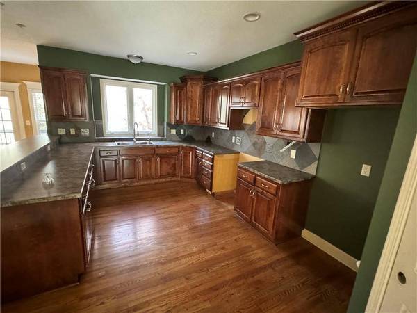 5504 93rd ST, Kansas City, MO 64154