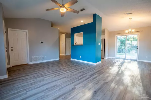 2509 Gulf Breeze Ave, Pensacola, FL 32507