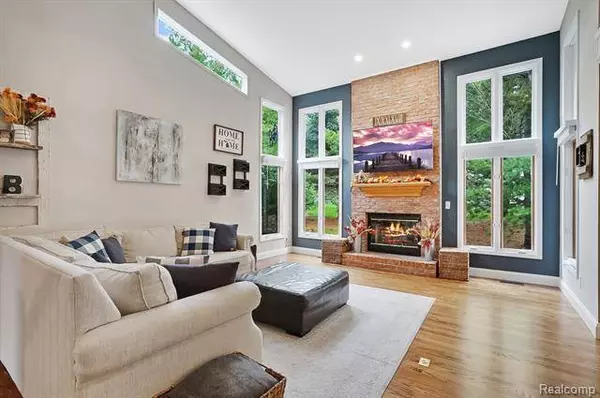 5426 MORNINGVIEW, Brighton, MI 48114