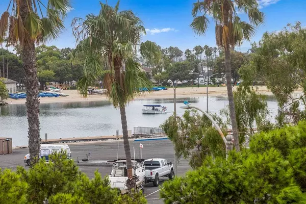 7102 Marina Pacifica DR S, Long Beach, CA 90803