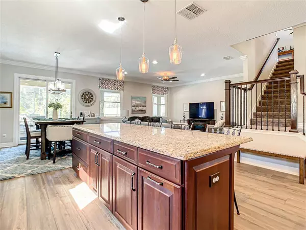 2202 REGENCY PARK DR, Deland, FL 32724