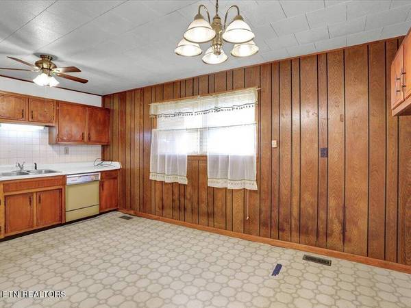 306 Wilson Hurst St, Tazewell, TN 37879