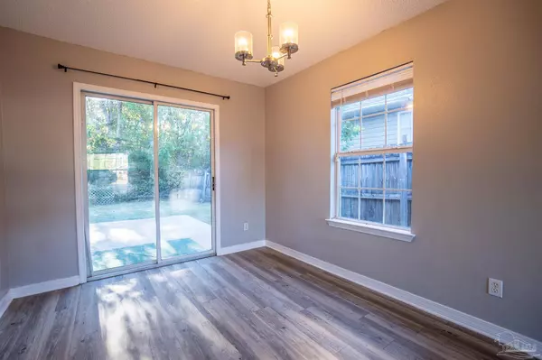 2509 Gulf Breeze Ave, Pensacola, FL 32507