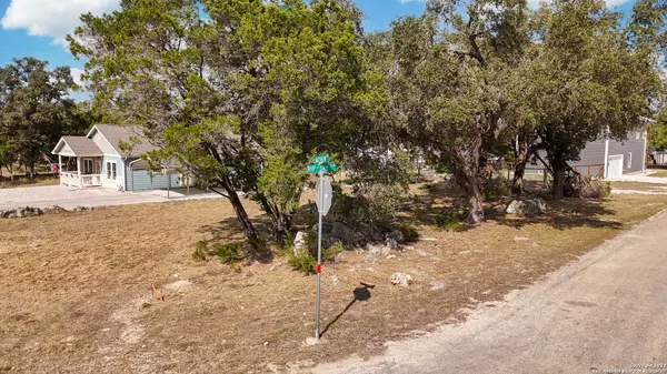 3489 Lakeview Drive, Canyon Lake, TX 78133