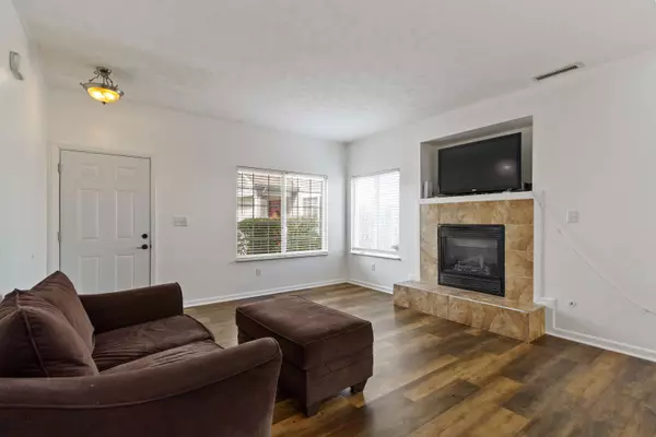 2611 Fraiser Fir DR, Greenwood, IN 46143