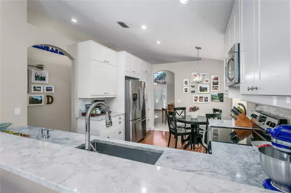 10223 CHARLESTON CORNER RD, Tampa, FL 33635