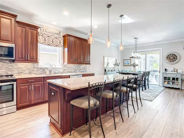 2202 REGENCY PARK DR, Deland, FL 32724