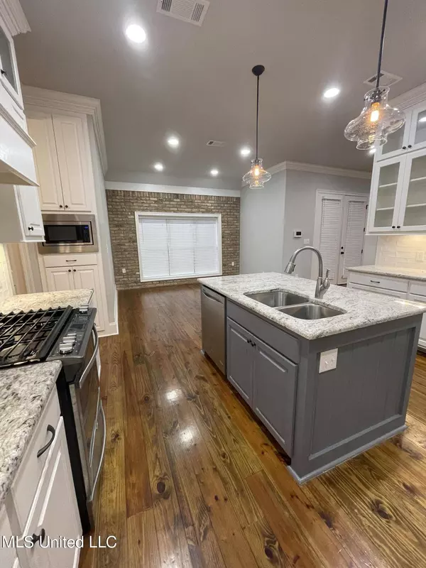 105 Coldwater Circle, Clinton, MS 39056