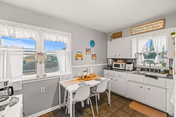 3466 S 34th St, Milwaukee, WI 53215