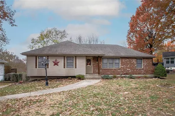 15513 E 45th PL, Independence, MO 64055