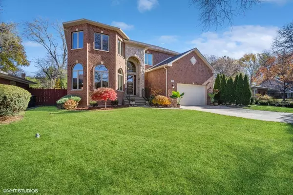 133 S BOBBY LN, Mount Prospect, IL 60056