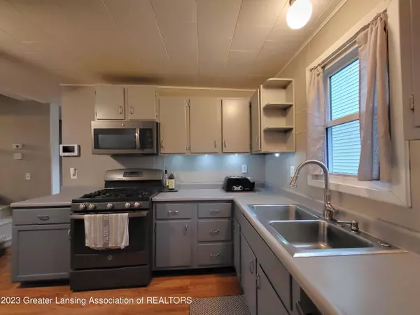 5404 Wexford Road, Lansing, MI 48911, Lansing, MI 48911