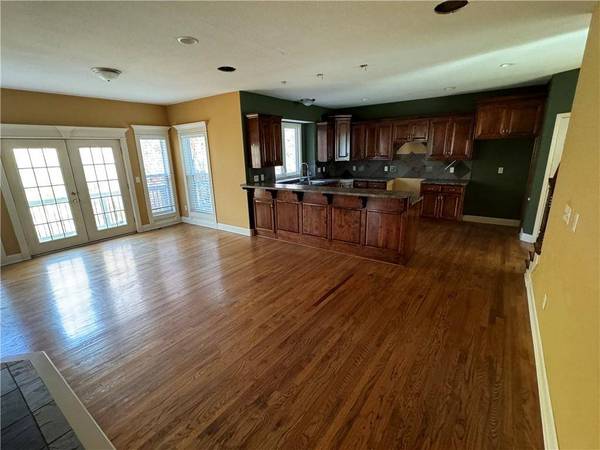 5504 93rd ST, Kansas City, MO 64154