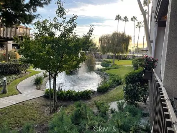 7102 Marina Pacifica DR S, Long Beach, CA 90803