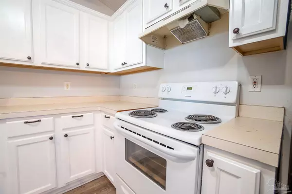 2509 Gulf Breeze Ave, Pensacola, FL 32507