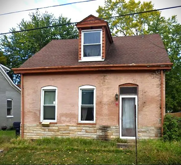 109 S 8th Street, Belleville, IL 62220