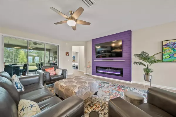 120 WOOD STORK LN, Palm Coast, FL 32164