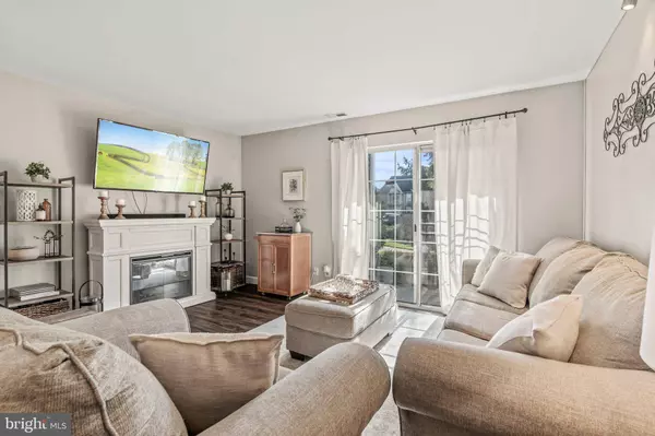 407-A HARWOOD CT, Mount Laurel, NJ 08054