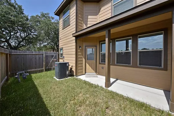 8435 Hawthorn Valley LN, Houston, TX 77095