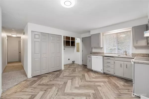 4909 Rumac ST SE, Lacey, WA 98513