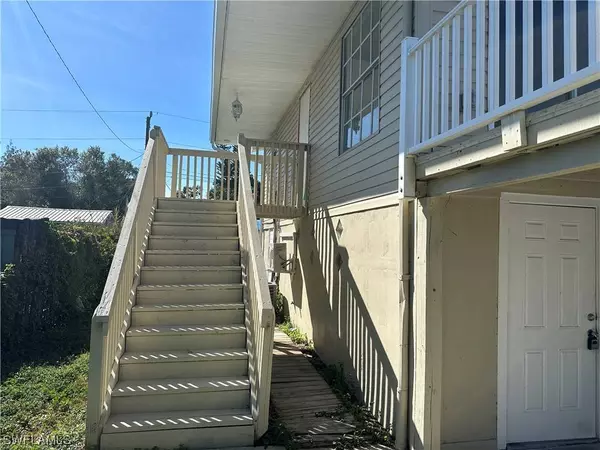 447 San Jose ST, North Fort Myers, FL 33903