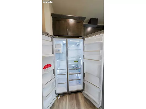 2393 W 9th AVE, Junction City, OR 97448