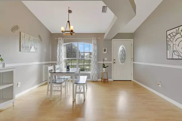 5867 NW Zenith DR, Port Saint Lucie, FL 34986