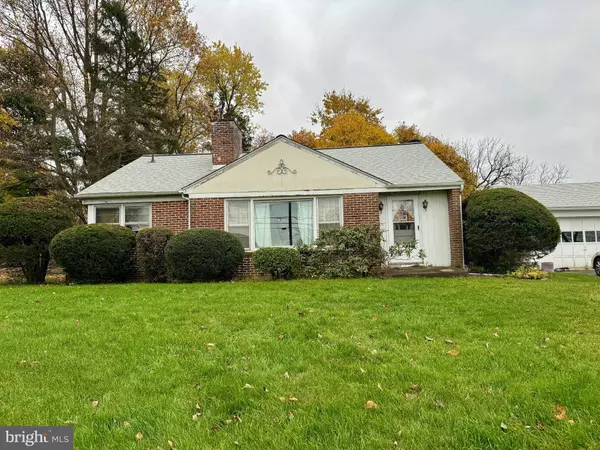 240 HILLTOP RD, Coopersburg, PA 18036