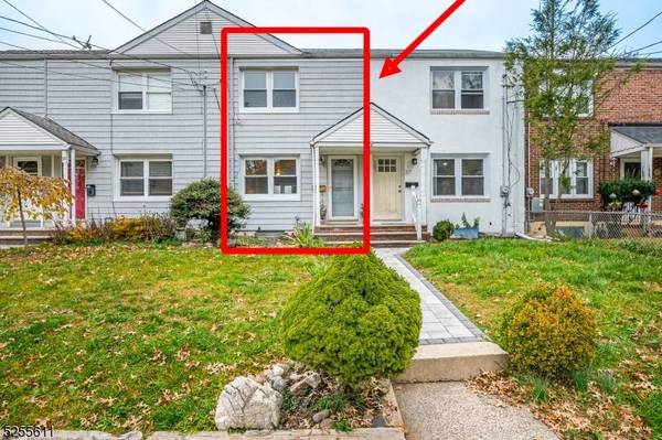 35 Victory Ct, Metuchen Boro, NJ 08840