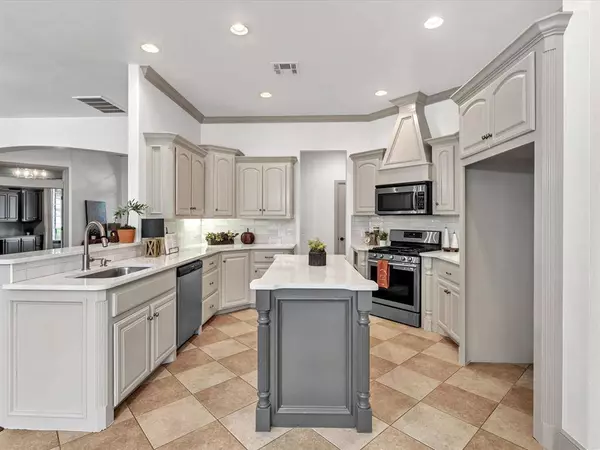 6399 Stone Hill Drive, Edmond, OK 73034