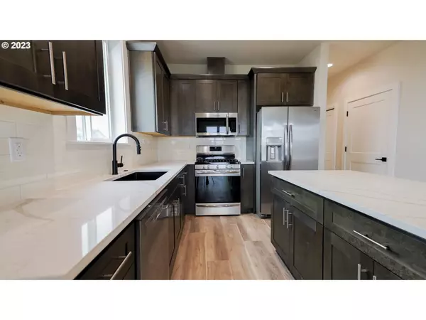 2379 W 9th AVE, Junction City, OR 97448