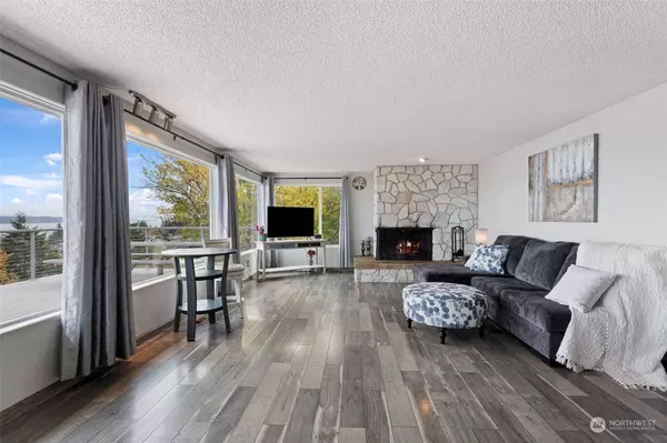 1473 Crestview Drive, Camano Island, WA 98282