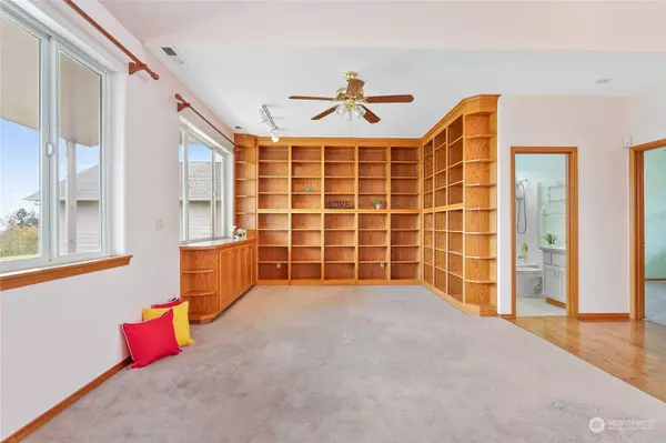 114 Rainier DR, Salkum, WA 98582