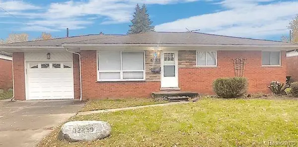 32239 SUSILANE Street, Roseville, MI 48066