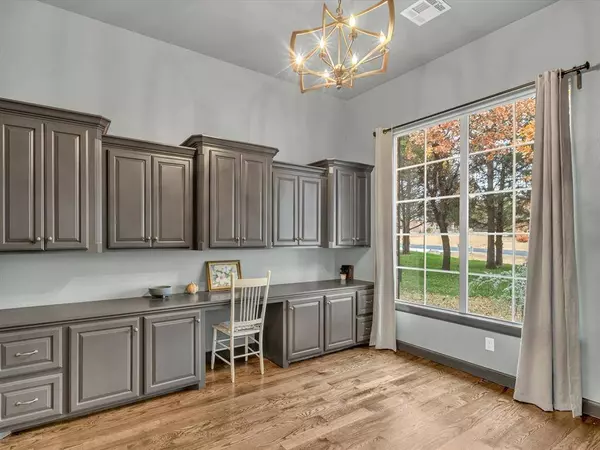 6399 Stone Hill Drive, Edmond, OK 73034