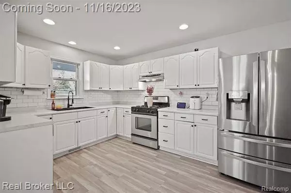 1378 BRADY Avenue, Burton, MI 48529